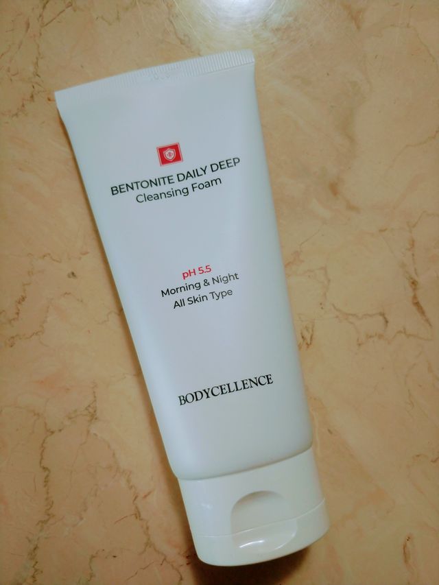 바디셀런스 벤토나이트 데일리 약산성 딥클렌징폼 120ml 리뷰 사진