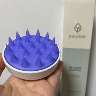 유메이 웰니스 샴푸 + 유메이 스칼프 브러쉬 — 5점을 준 리뷰어가 2021년 12월 올린 사용 사진