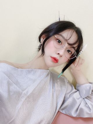 뷰맵  풀티타늄 초경량 9g 모던 판토 YOURS VM1024 SLV — 5점을 준 리뷰어가 2021년 9월 올린 사용 사진