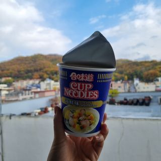 NISSIN 닛신 컵누들  4종 - 씨푸드오리지날, 씨푸드 스파이시, 씨푸드 커리, 씨푸드 XO소스 — 5점을 준 리뷰어가 2021년 11월 올린 사용 사진