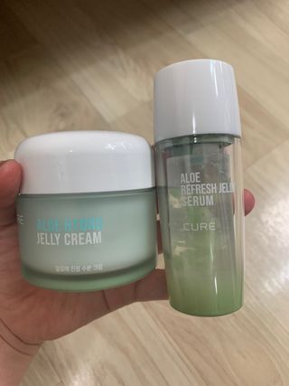 김정문알로에 큐어 큐어 알로에 리프레쉬 젤리 세럼, 큐어 알로에 하이드로 젤리 크림 — 5점을 준 리뷰어가 2021년 3월 올린 사용 사진