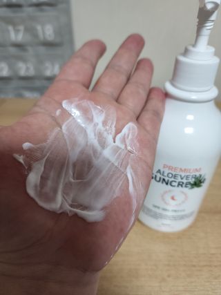 [닥터문] 프리미엄 알로에베라 선크림 500ml — 5점을 준 리뷰어가 2022년 7월 올린 사용 사진