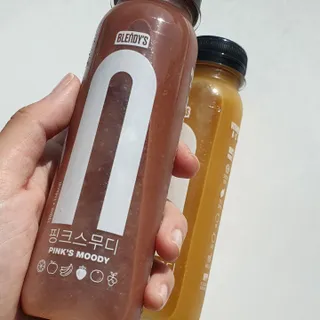 BLENDY'S 핑크 스무디+블론디 스무디 — 5점을 준 리뷰어가 2021년 9월 올린 사용 사진