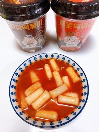 유비쿡 컵떡볶이 매운컵떡볶이2개/ 짜장컵떡볶이 2개  총 4개세트 — 4점을 준 리뷰어가 2021년 2월 올린 사용 사진