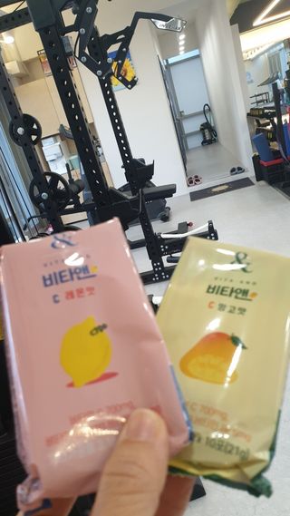 비타앤C 레몬맛, 망고맛 — 5점을 준 리뷰어가 2021년 5월 올린 사용 사진