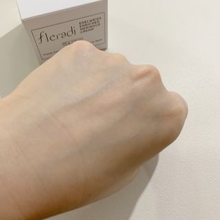 플레라디 에델바이스 인리치드 머랭 크림 — 3.5점을 준 리뷰어가 2021년 7월 올린 사용 사진