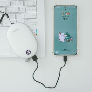 썬더월드 [썬더] 스마트 핸드워머 충전식 손난로 보조배터리 10000mAh — 5점을 준 리뷰어가 2024년 12월 올린 사용 사진