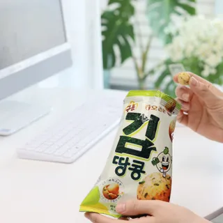 오리온 오징어땅콩의 짭짤고소 신제품, 구운김땅콩 — 5점을 준 리뷰어가 2022년 5월 올린 사용 사진