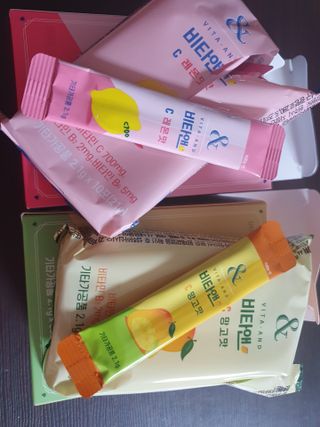 비타앤C 레몬맛, 망고맛 — 5점을 준 리뷰어가 2021년 4월 올린 사용 사진