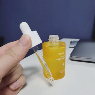 체르엠 스템앤셀 비타민 브라이트닝 에센스 30ml 1개 — 5점을 준 리뷰어가 2022년 4월 올린 사용 사진