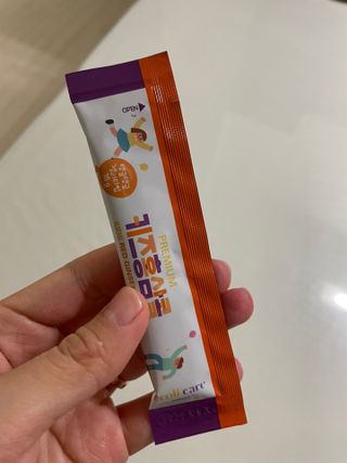 베거스코리아 [콜리케어] 키즈 홍삼콜리 딸기맛 14포 — 3점을 준 리뷰어가 2021년 11월 올린 사용 사진