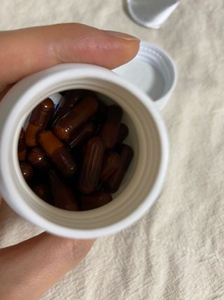 프리마인 홍삼의 강력한 에너지, 이제는 흡수율을 높인 최첨단 캡슐로 간편하게 초고속 충전하세요. — 4.5점을 준 리뷰어가 2022년 10월 올린 사용 사진
