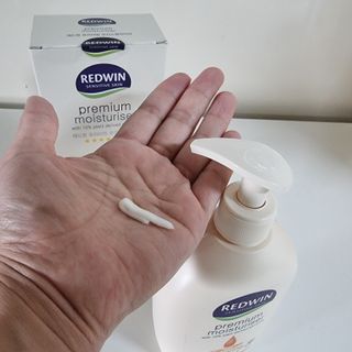 H365 Redwin Premium Moisturiser 레드윈 프리미엄 모이스춰라이저 500ml — 5점을 준 리뷰어가 2021년 4월 올린 사용 사진