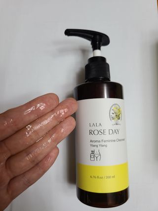 라라로즈데이 시즌2 여성청결제 200ml 아로마 페미민 클렌저, 독일더마인증 — 5점을 준 리뷰어가 2021년 9월 올린 사용 사진