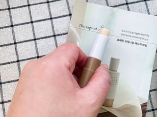 더사가오브수 [사가수] 효혜윤 보태니컬 에너지 에센스인로션 20ml /아이포올 스틱 3g — 5점을 준 리뷰어가 2023년 2월 올린 사용 사진