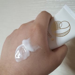mom e 맘이 내추럴 베이비 케어 크림+바디오일 — 5점을 준 리뷰어가 2021년 1월 올린 사용 사진