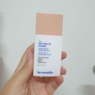 키노닉스 로지 톤업 선밀크 — 5점을 준 리뷰어가 2021년 8월 올린 사용 사진