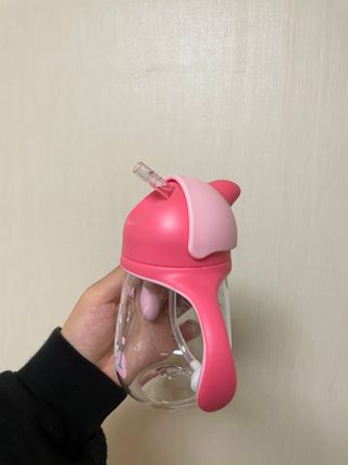 유비맘 트라이탄 코니빨대컵_컬러 랜덤 발송 — 5점을 준 리뷰어가 2021년 2월 올린 사용 사진