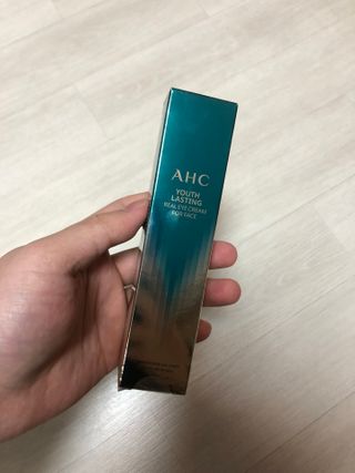 [NEW 탄력유턴 아이크림] AHC 유스 래스팅 리얼 아이크림 포 페이스 — 4점을 준 리뷰어가 2021년 3월 올린 사용 사진