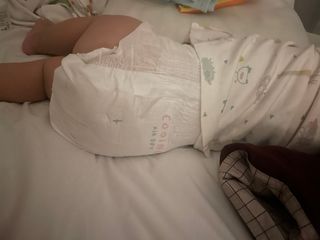 쿠잉 에어드라이  풀커버 밴드기저귀 (S/M/L) 1팩 — 4.5점을 준 리뷰어가 2022년 12월 올린 사용 사진