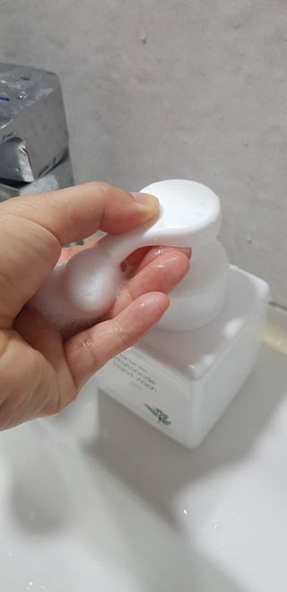 [ 톡톡스킨 ] 피톤치드 핸드워시 — 3점을 준 리뷰어가 2021년 7월 올린 사용 사진