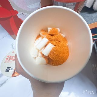 나우  [요리궁리] B타입 ( 매콤, 치즈, 매콤까르보 ) 꽃떡볶이 6개입 세트 — 4점을 준 리뷰어가 2025년 3월 올린 사용 사진