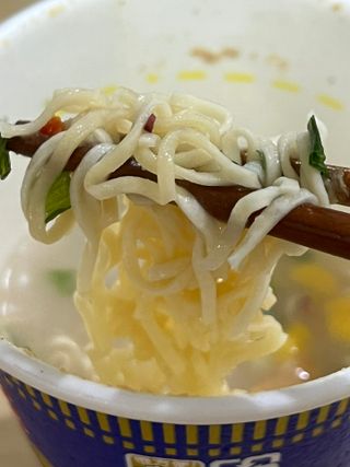 NISSIN 닛신 컵누들  4종 - 씨푸드오리지날, 씨푸드 스파이시, 씨푸드 커리, 씨푸드 XO소스 — 5점을 준 리뷰어가 2022년 11월 올린 사용 사진