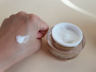 피부미 골드베릴 미라클페어 세레이징 퍼밍 크림 50ml — 5점을 준 리뷰어가 2021년 9월 올린 사용 사진