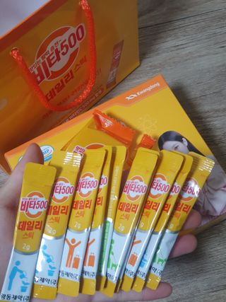 광동제약 [광동] 비타500데일리스틱 70포X2개 + 뚱랑이엽서 + 쇼핑백 증정 — 5점을 준 리뷰어가 2022년 1월 올린 사용 사진