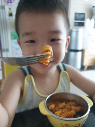 이탈리안 프리미엄 파스타 룸모 Rummo 파스타 2종 + 바질 페스토 + 블랙 트러플 페이스트 — 5점을 준 리뷰어가 2021년 7월 올린 사용 사진