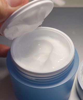 Dr.느루벗 느루벗 모이스쳐 24 크림 — 5점을 준 리뷰어가 2021년 3월 올린 사용 사진