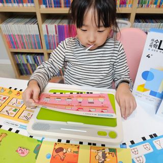 크레타탭 차세대 사고력 유아수학 학습기 페이퍼 태블릿 — 4점을 준 리뷰어가 2023년 11월 올린 사용 사진