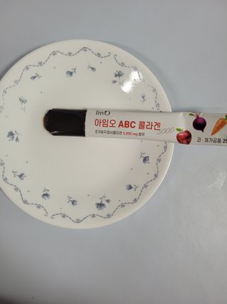 아임오 ABC 콜라겐 젤리 14포 — 5점을 준 리뷰어가 2021년 10월 올린 사용 사진