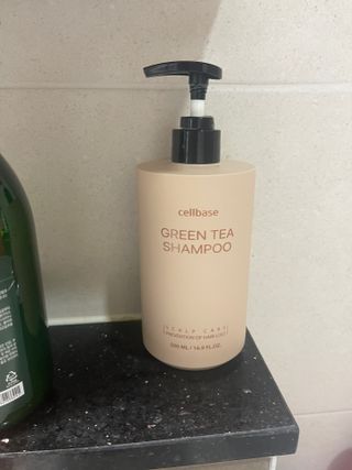 프리마인 더이상 뻣뻣하고 효과없는 탈모샴푸는 NO. 근본부터 케어하는 셀베이스 그린티샴푸(500ml) — 5점을 준 리뷰어가 2023년 1월 올린 사용 사진