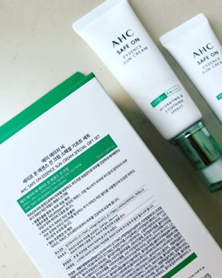 [AHC] 세이프온 에센스 선크림 올리브영 스페셜 증정 기획세트 — 5점을 준 리뷰어가 2022년 6월 올린 사용 사진