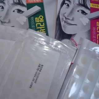 올리브영 엘라밴드 하이드로 도트 스팟패치 12mm, 티트리 — 4점을 준 리뷰어가 2022년 9월 올린 사용 사진