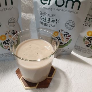 이롬 황성주 박사의 국산콩 두유 검은콩과 17곡 프리미엄 — 3.5점을 준 리뷰어가 2021년 5월 올린 사용 사진