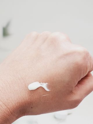 바노바기 코스메틱 바노바기 밀크씨슬 리페어 시카 선스크린 플러스 50ml — 5점을 준 리뷰어가 2023년 2월 올린 사용 사진