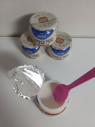 매일바이오 그릭요거트 오리지널 플레인 4개, 로스터리 커피믹스 4개 — 3점을 준 리뷰어가 2021년 12월 올린 사용 사진