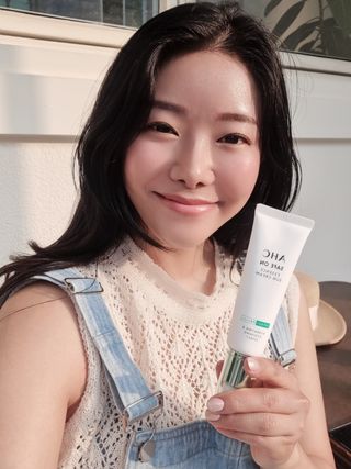 [AHC] 세이프온 에센스 선크림 올리브영 스페셜 증정 기획세트 — 4점을 준 리뷰어가 2022년 6월 올린 사용 사진