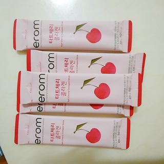 이롬 erom 타트체리 콜라겐 — 4점을 준 리뷰어가 2021년 3월 올린 사용 사진