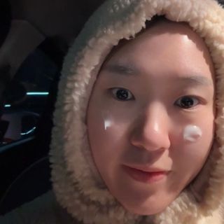 빌리프 더 트루 크림 - 모이스춰라이징 밤 / 더 트루 크림 - 아쿠아 밤 — 4점을 준 리뷰어가 2024년 1월 올린 사용 사진