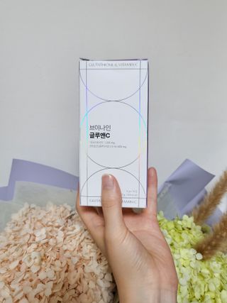 브이나인 글루타치온 비타민C 콜라겐 세라마이드 14포 1BOX — 5점을 준 리뷰어가 2022년 8월 올린 사용 사진