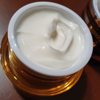 자민경 크레마카라콜 울트라 프로폴리스 하이드라 인텐스 크림 50ml — 5점을 준 리뷰어가 2021년 1월 올린 사용 사진