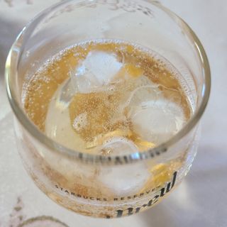 몽베스트 Montbest with Sparkling water Lime20병 — 4점을 준 리뷰어가 2021년 10월 올린 사용 사진