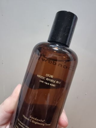 스킨큐어 산다화 비타민c 화이트닝 토너 150ml — 5점을 준 리뷰어가 2021년 12월 올린 사용 사진
