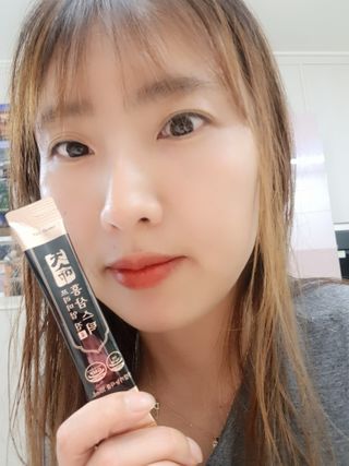 헬스업_천명진프리미엄홍삼스틱_10ml x 30포 — 5점을 준 리뷰어가 2021년 2월 올린 사용 사진