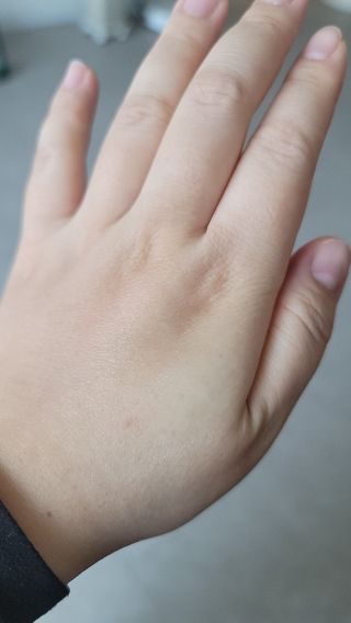 스킨큐어 산다화 카멜리아 안티 링클 멀티밤 — 5점을 준 리뷰어가 2023년 2월 올린 사용 사진