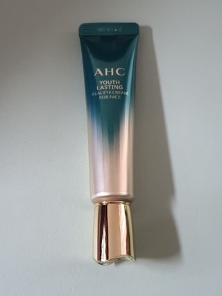 [NEW 탄력유턴 아이크림] AHC 유스 래스팅 리얼 아이크림 포 페이스 — 5점을 준 리뷰어가 2021년 2월 올린 사용 사진