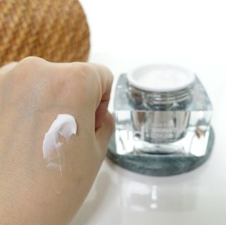 아이디플라코스메틱 아이디 페이스핏  시그니처 크림 50ml — 5점을 준 리뷰어가 2021년 10월 올린 사용 사진